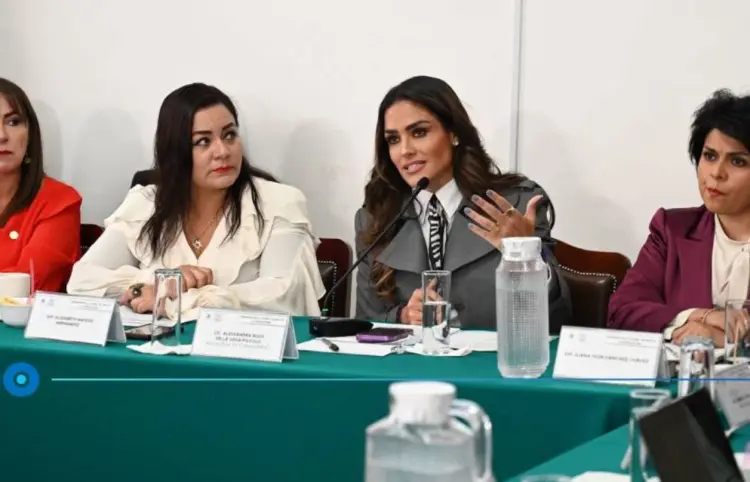 Acusan nexos de Sandra Cuevas con Monreal