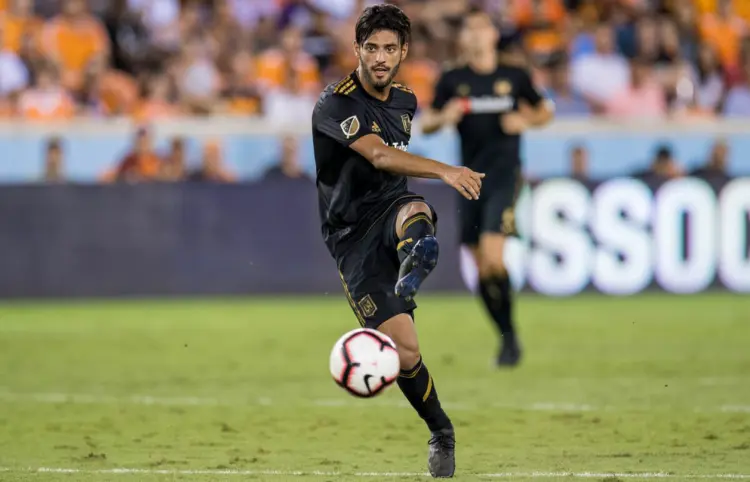 Vela anuncia su retiro del Futbol