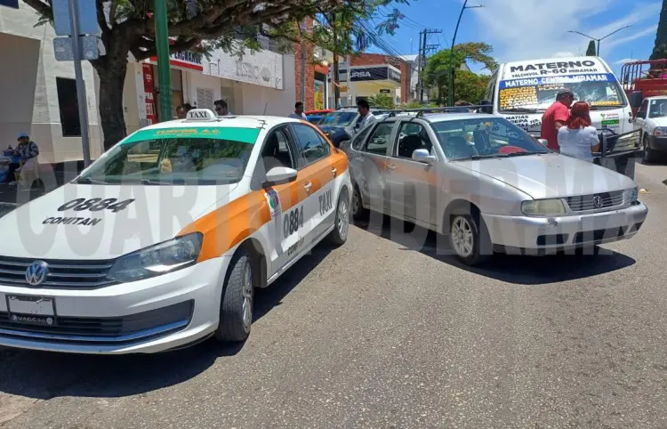 Particular provoca carambola en bulevar