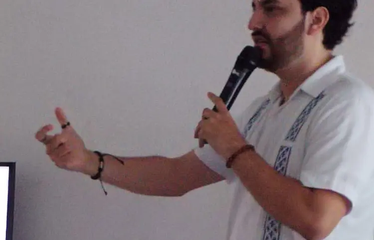 Francisco Lara brindó emotiva charla en El Delfín