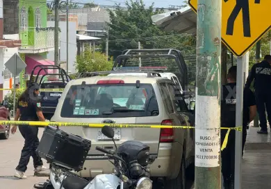 Estudiante saca arma y amenaza a compañeros