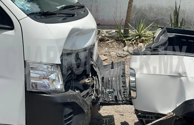 Chocan por alcance; hubo cuantiosos daños materiales