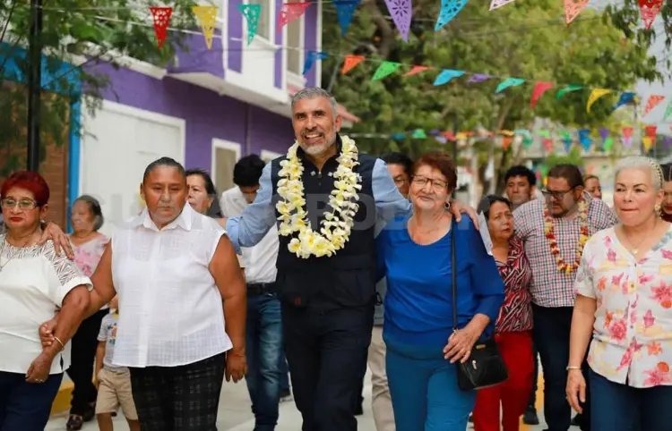 Inaugura Ángel Torres una calle en Las Lajas