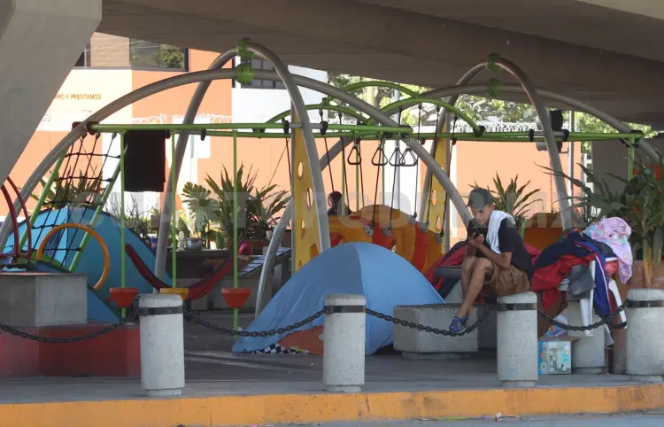 Migrantes enfrentan estancamiento