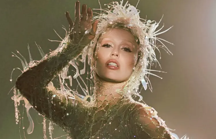 Miley Cyrus estrena noveno disco