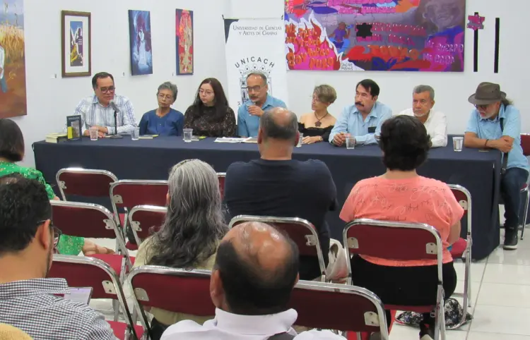 Presentan libro Caminos de cuentería