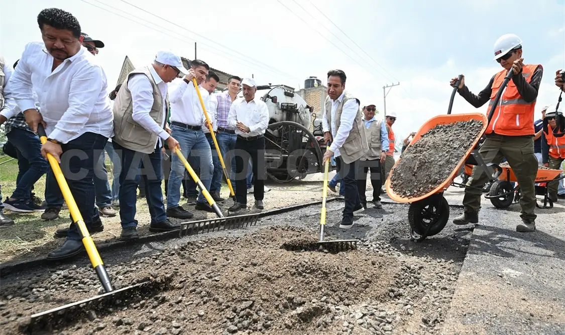 El bacheo estatal cubrirá más de 800 kilómetros de tramos aislados en diferentes regiones de la entidad. CP
