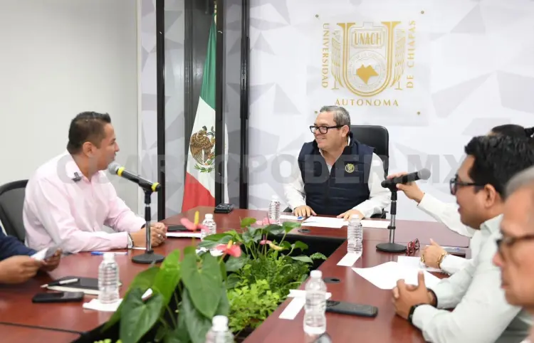 Suscribe Unach convenio con el Icatech