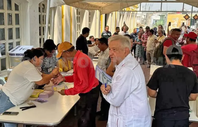 Reaparece AMLO en Palenque