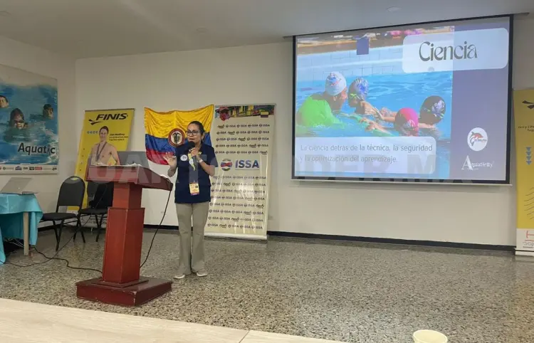 Anzueto destaca con instrucción en Colombia
