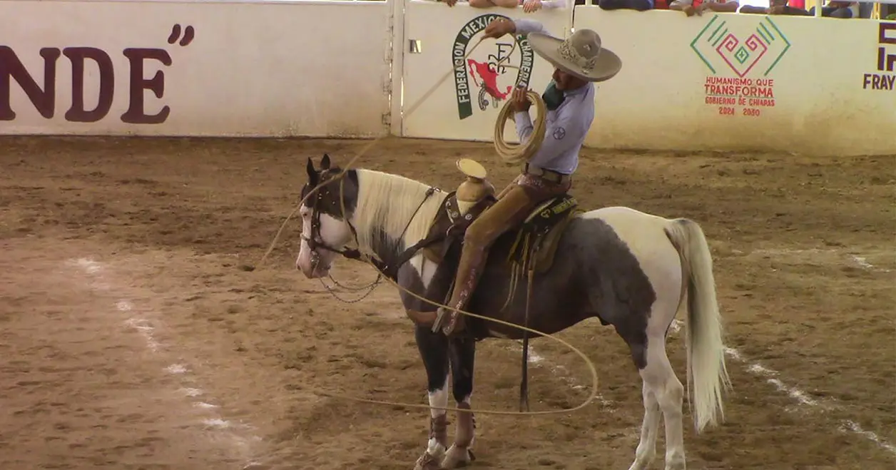 Pícaros de Tuxtla se colocó como líder del torneo tras una inspirada presentación en el lienzo charro. Cortesía