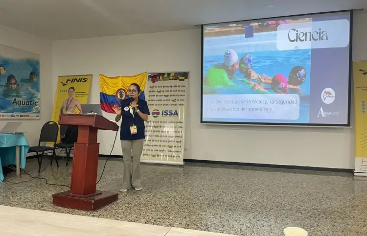 Anzueto destaca con instrucción en Colombia
