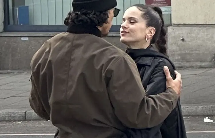 ¿Rosalía estrena romance?