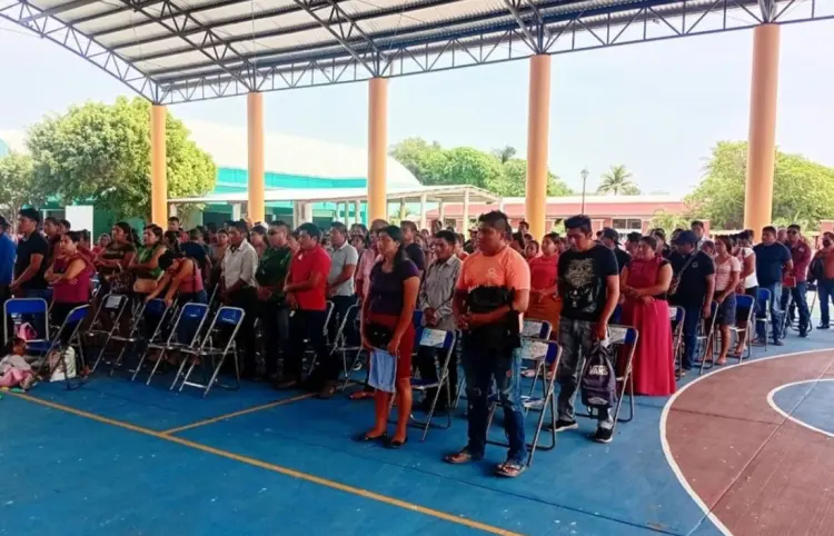 Reabren siete escuelas en San Mateo del Mar