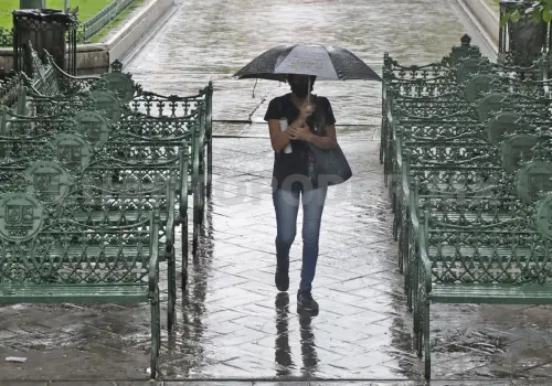 ¡Saca el paraguas!, lluvias intensas seguirán: PC