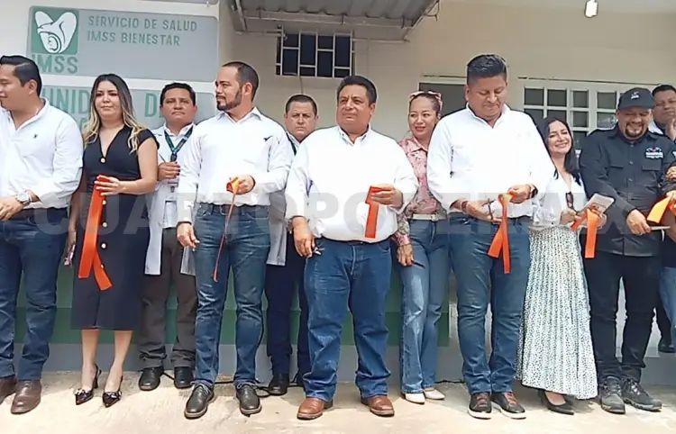 Secretario inaugura casa de la salud