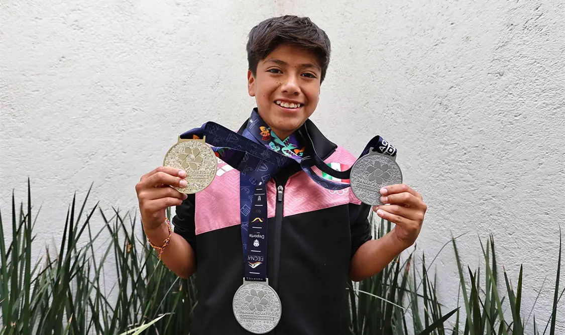 El joven clavadista mexicano, de apenas 12 años, ganó la medalla de oro en la categoría de trampolín tres metros C, en Medellín 2025. El Universal