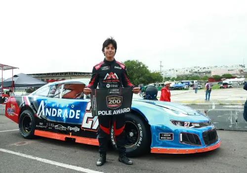 Helio Meza brilla en Nascar Challenge