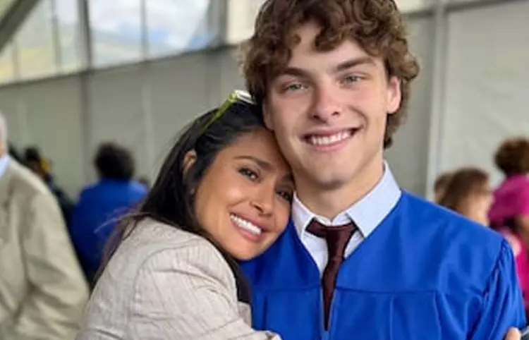 Celebra graduación de su hijastro