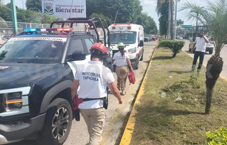 Dos lesionados al ser impactados por una camioneta