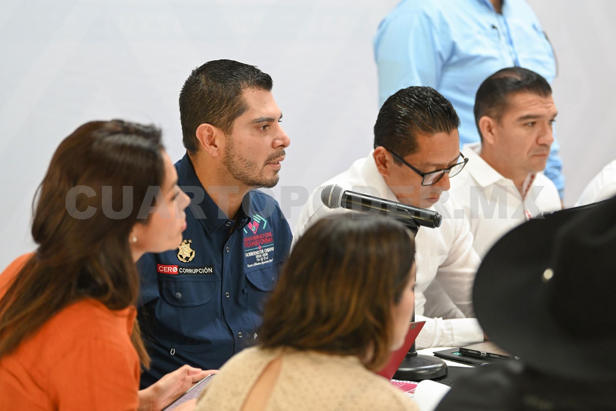 Asiste Aparicio Avendaño a sesión del Gabinete