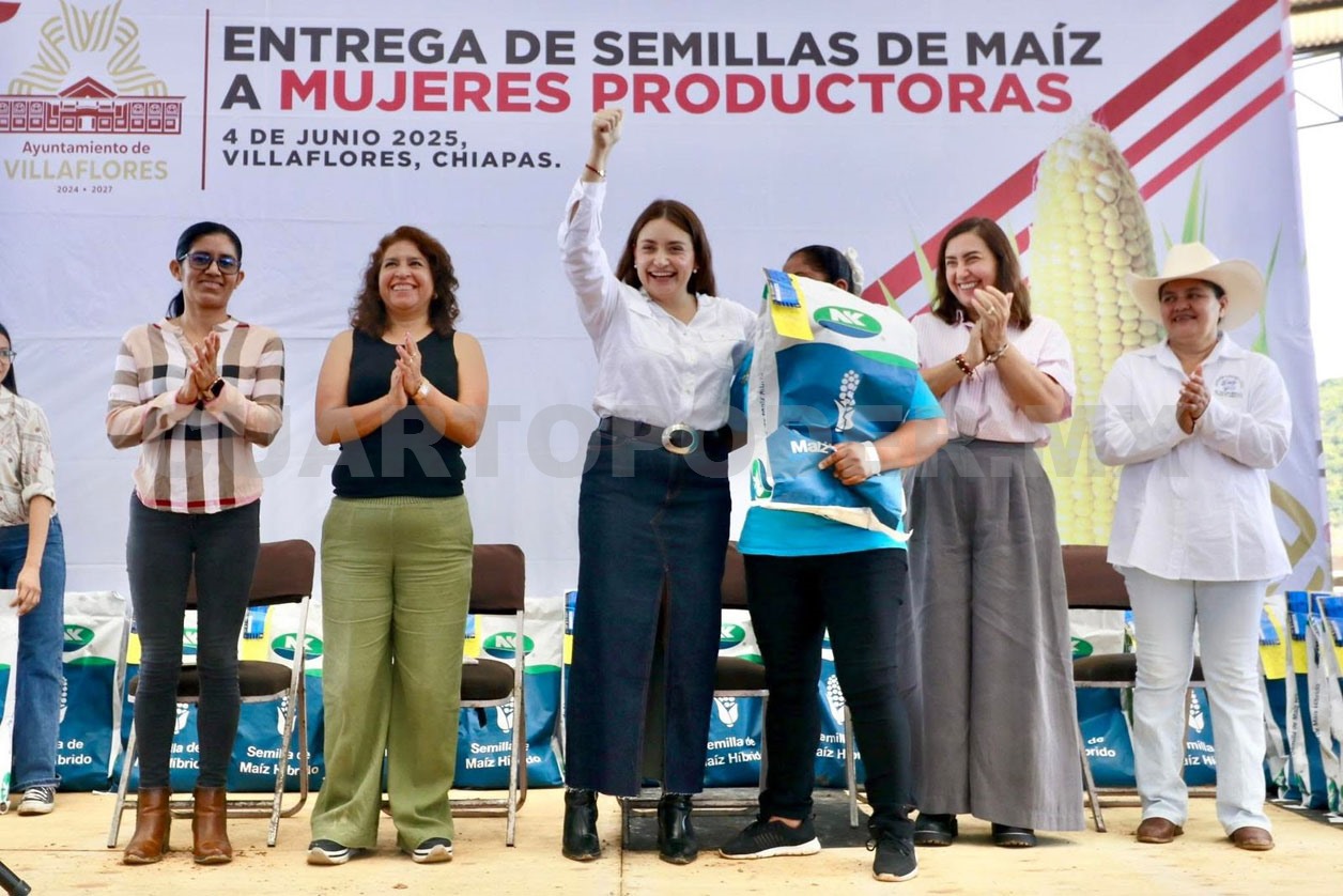 Valeria Rosales entrega 2 mil bolsas de maíz