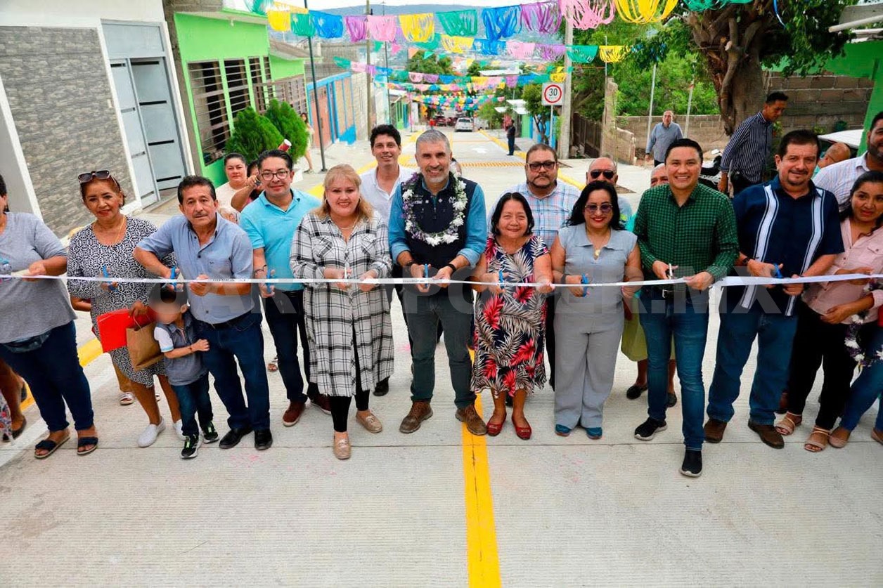 Vecinos de Loma Bonita estrenan nueva calle