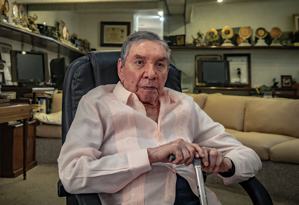 Celebran a Marco Antonio Muñiz