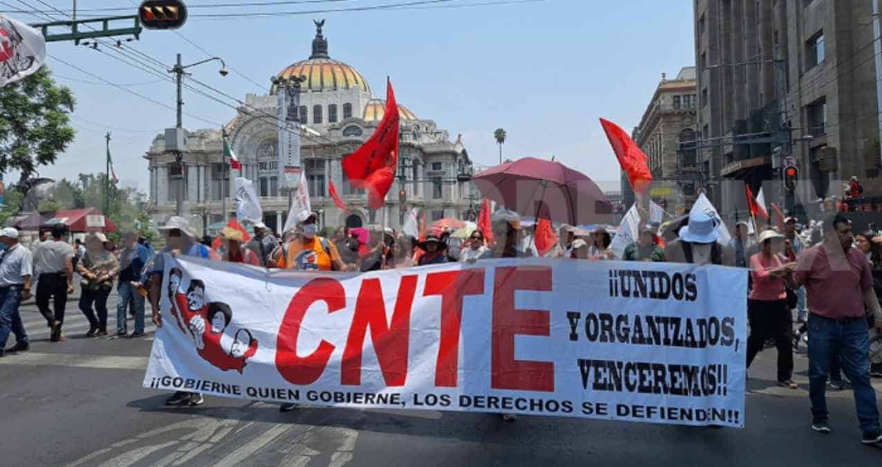 CNTE anuncia receso de movilizaciones y regreso a clases, pero mantiene exigencias al gobierno