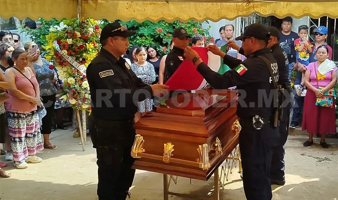 Recibieron los honores por parte del Gobierno del Estado y la SSP, con la presencia de sus familiares. Jesús Cruz / CP