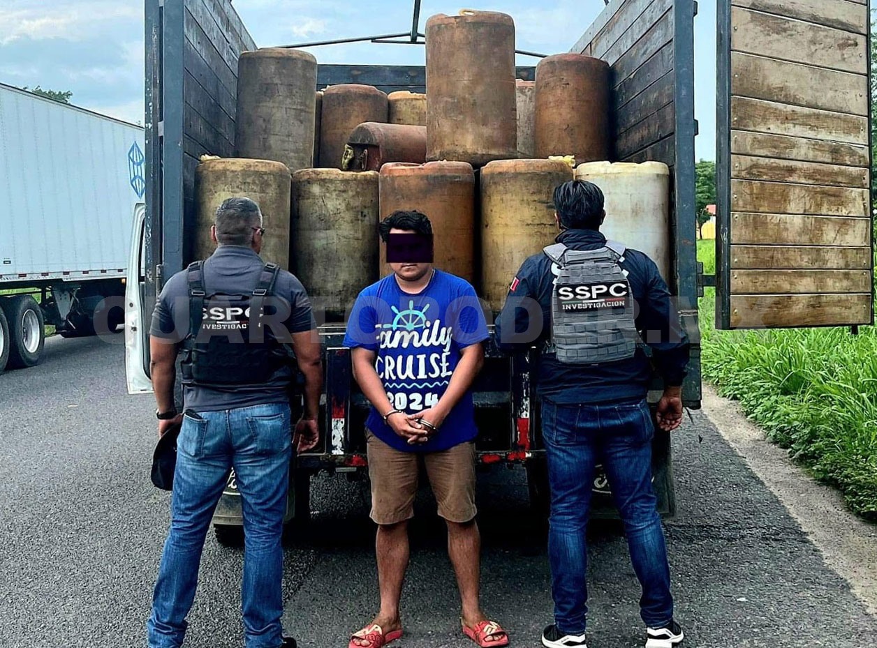 Aseguran combustible de contrabando en río