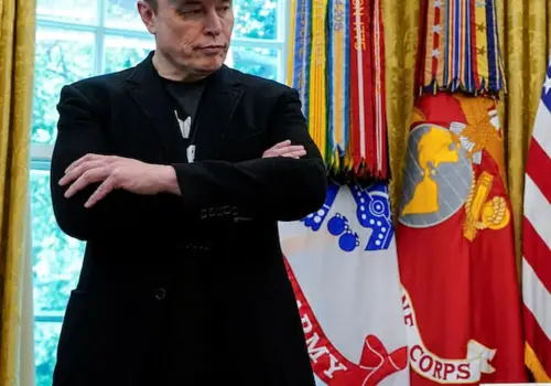 Elon Musk recula y no desmantelará Dragon