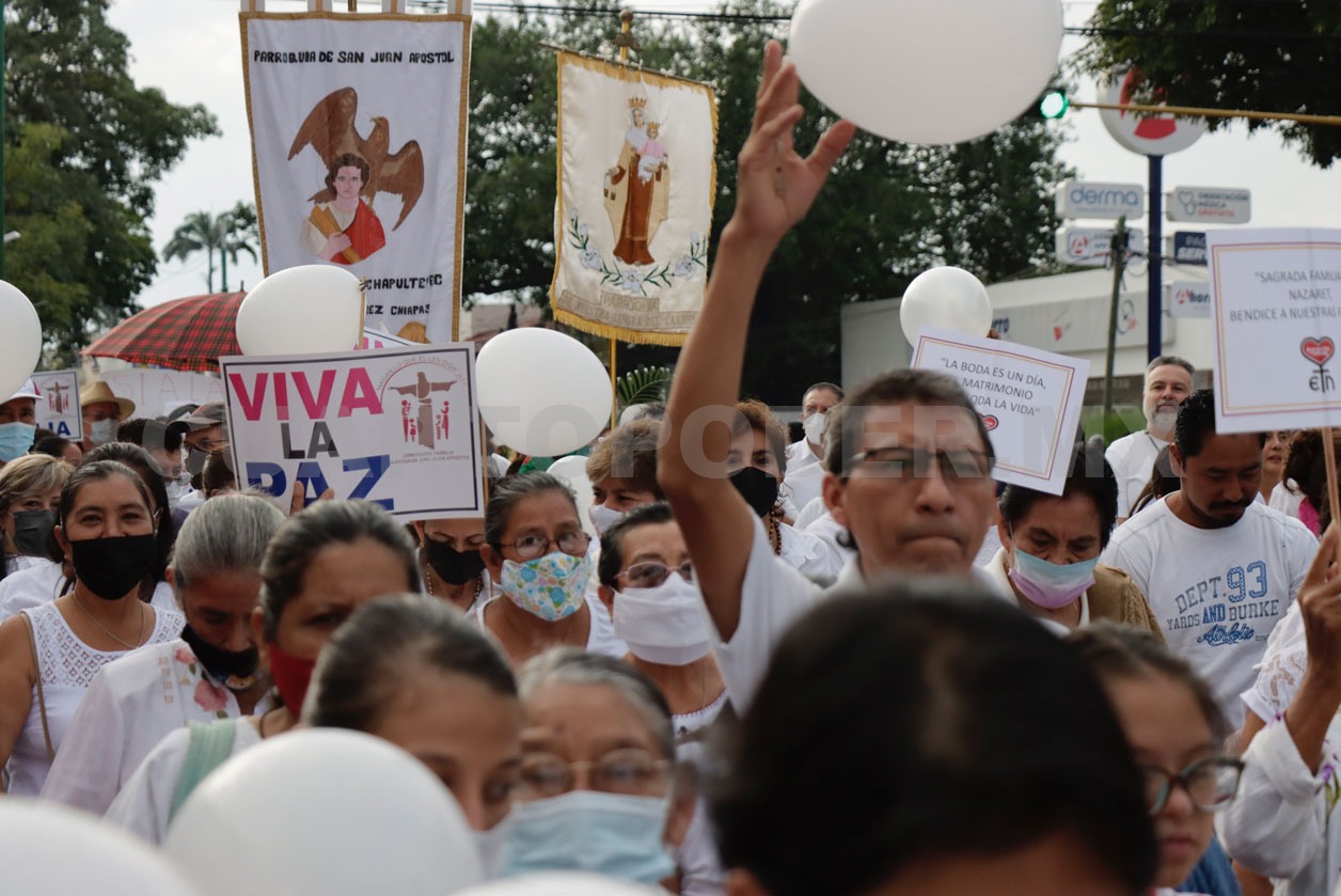 Suman más de 100 ataques contra defensores
