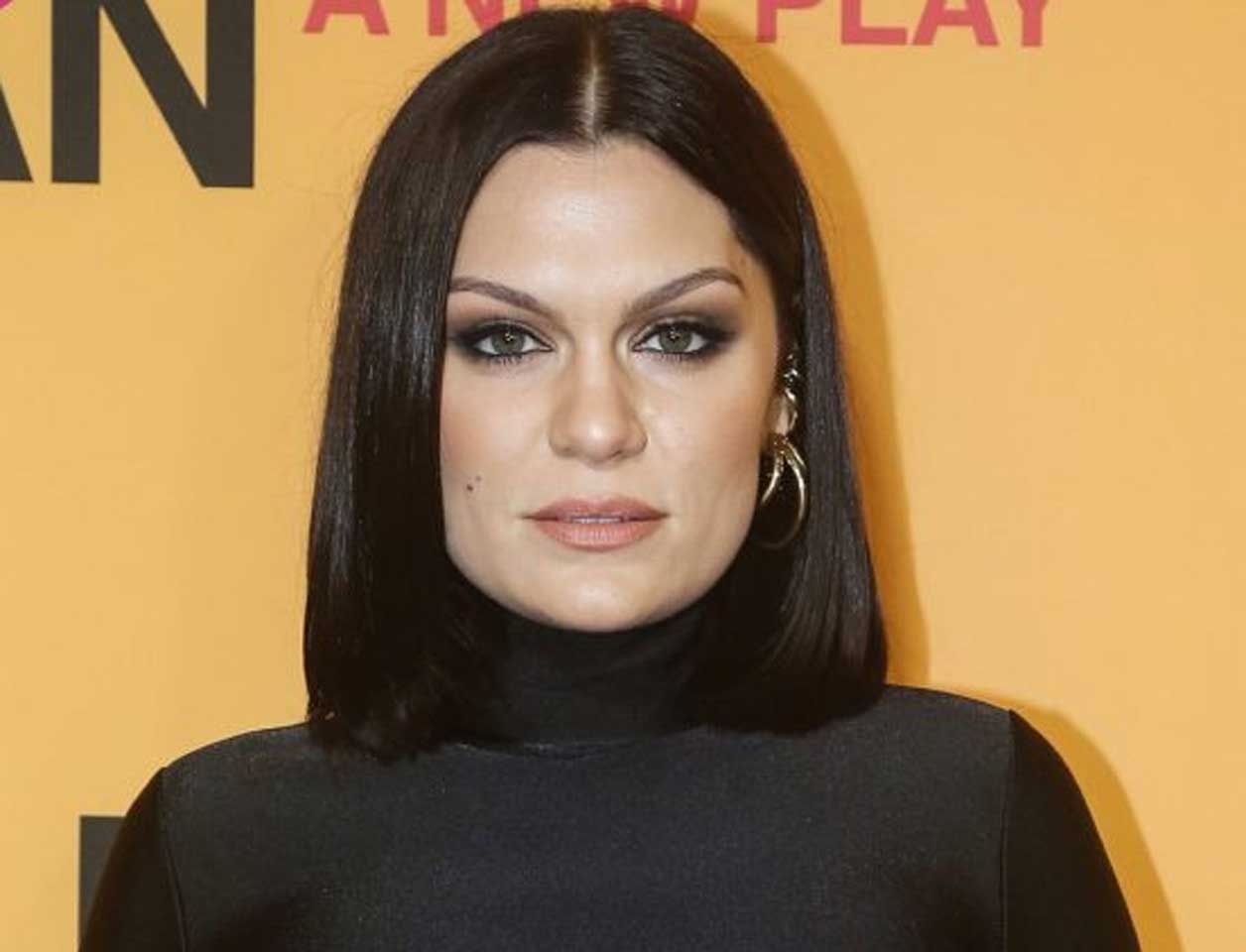 Jessie J padece cáncer de mama