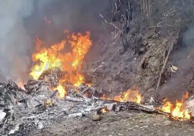 Se desploma avioneta en Pavencul; tres muertos
