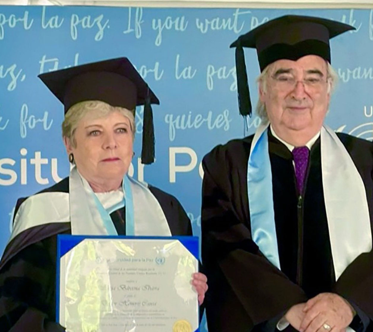 Entregan a Alicia Bárcena doctorado Honoris Causa
