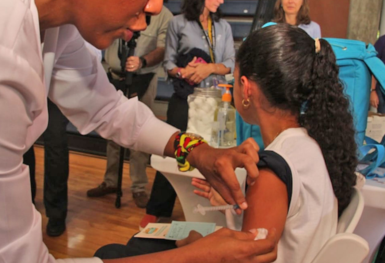 Alerta por falsificación de vacuna VPH