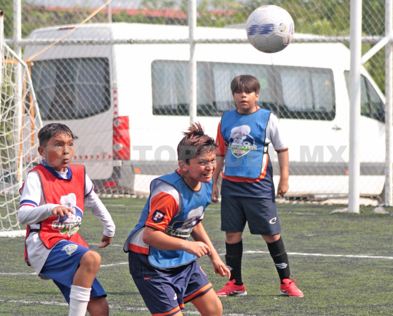 Hampton School sorprende y elimina al monarca