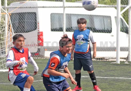 Hampton School sorprende y elimina al monarca