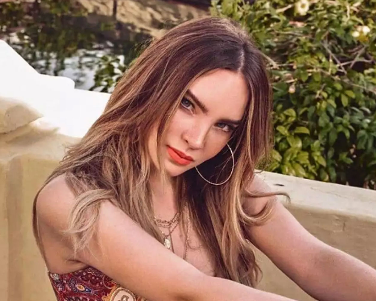 Belinda aplaude el éxito de Cazzu