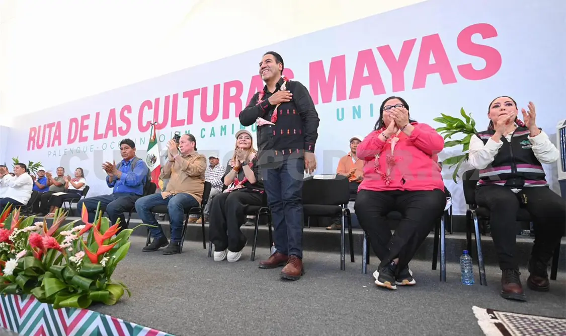 En un ambiente de celebración, el gobernador dio inicio a la construcción de la carretera Palenque-Ocosingo. CP