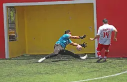 Ice Cars FC baja de la cima a Lobos FC