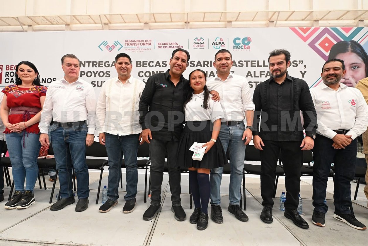 Entrega ERA apoyos educativos en Palenque