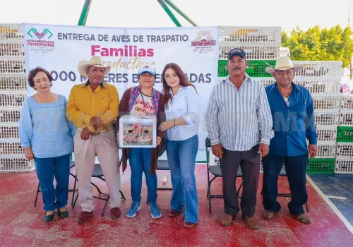 Impulsa Valeria Rosales la economía familiar