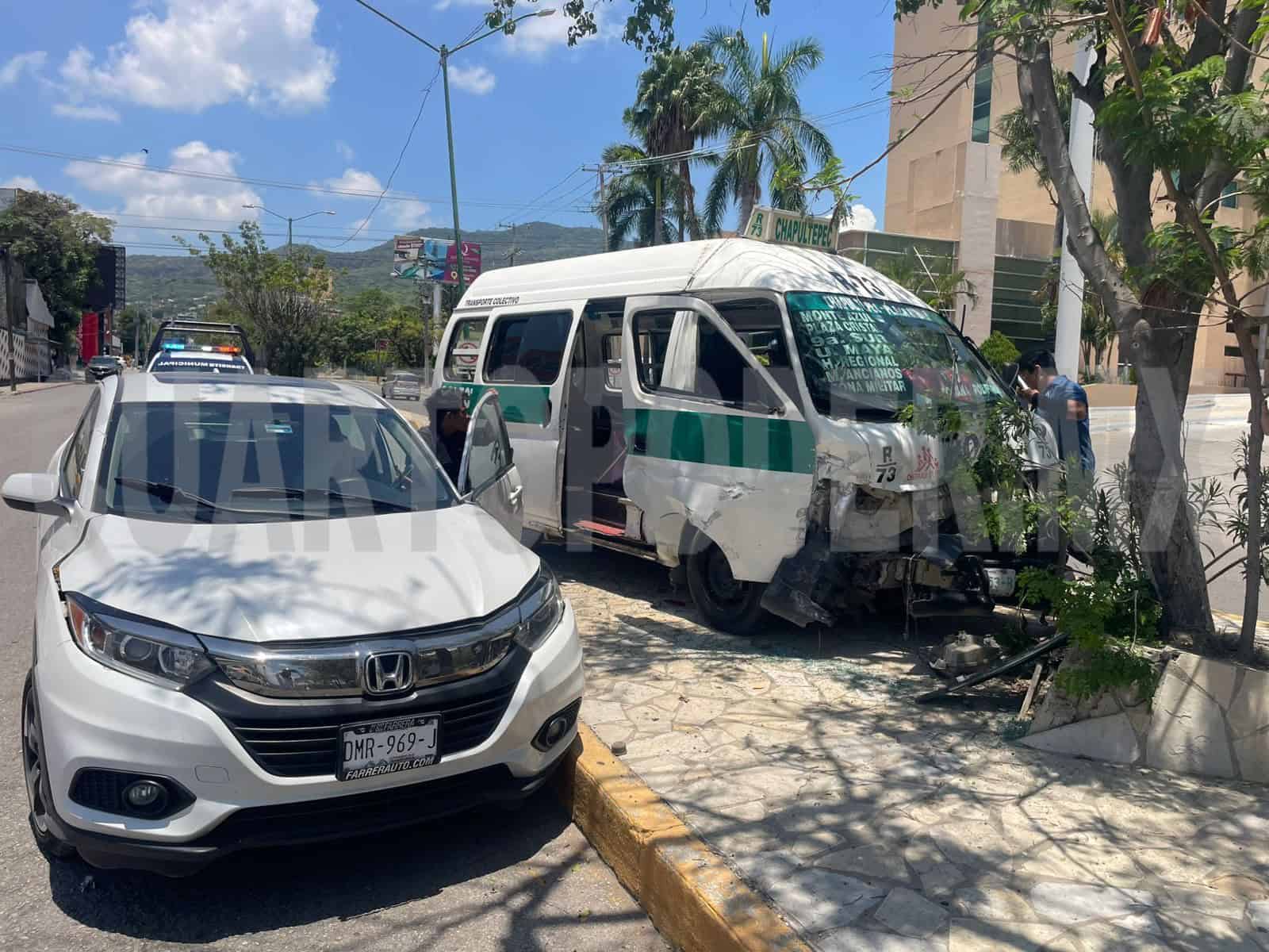 Encontronazo en periférico Sur frente a hotel
