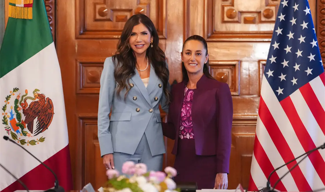 La secretaria de Seguridad Nacional de Estados Unidos afirmó que Sheinbaum “no debería estar alentando las protestas violentas”. Cortesía