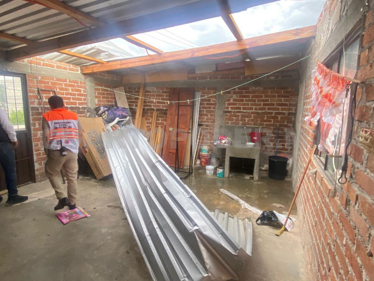 Dos tornados dejan daños parciales en viviendas