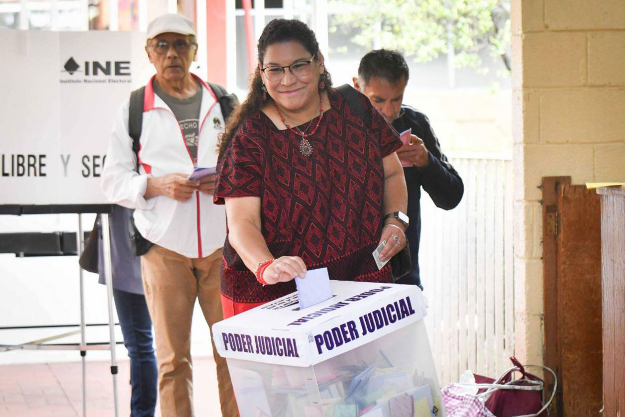 Tras ser electa, Batres anuncia gira por el país