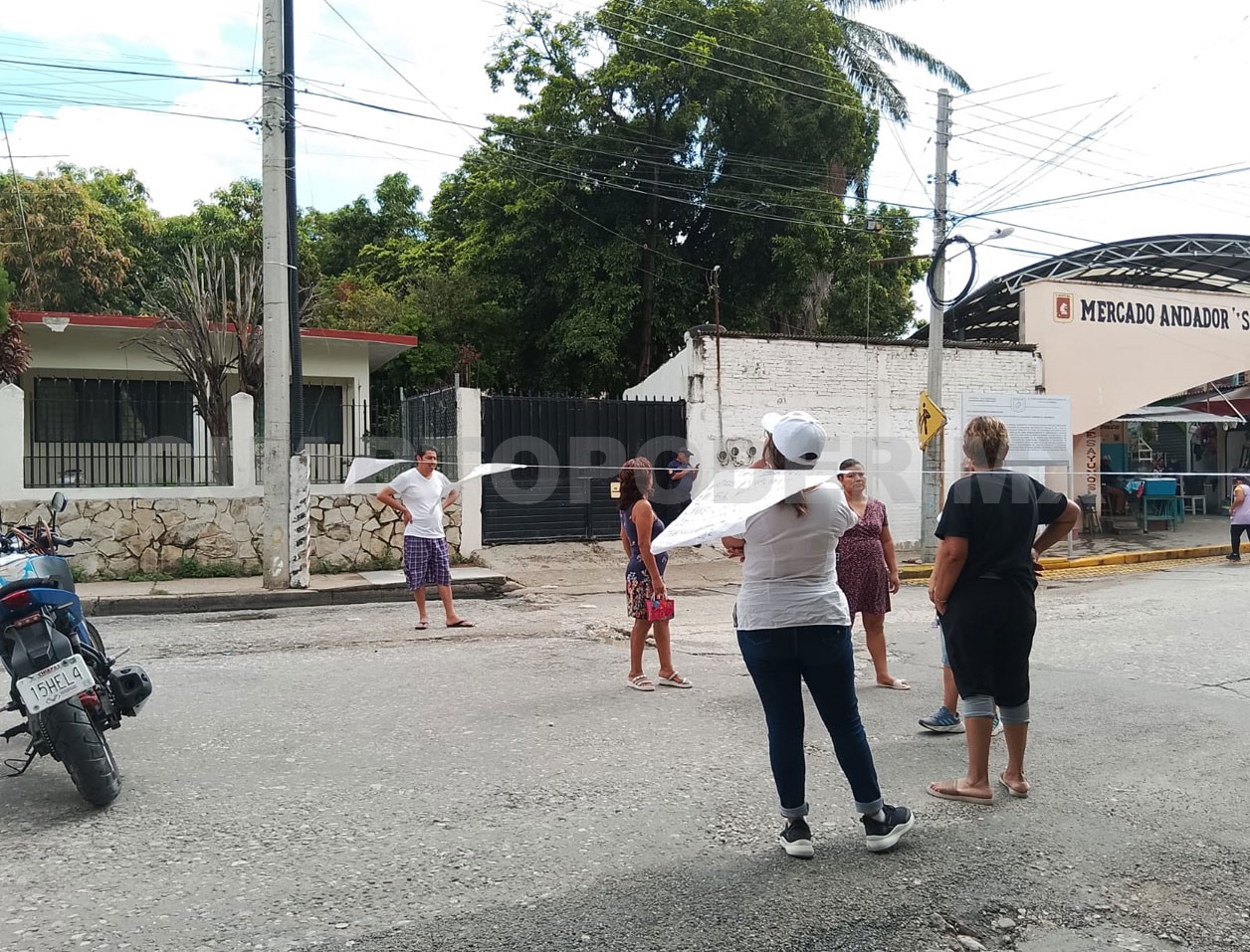 Bloquean San Roque por falla de energía