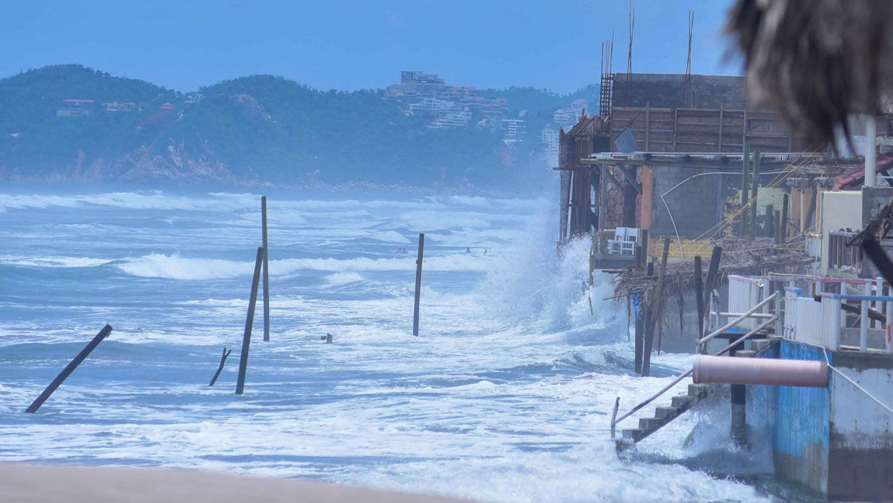 Pasa Dalila frente a costas del Pacífico